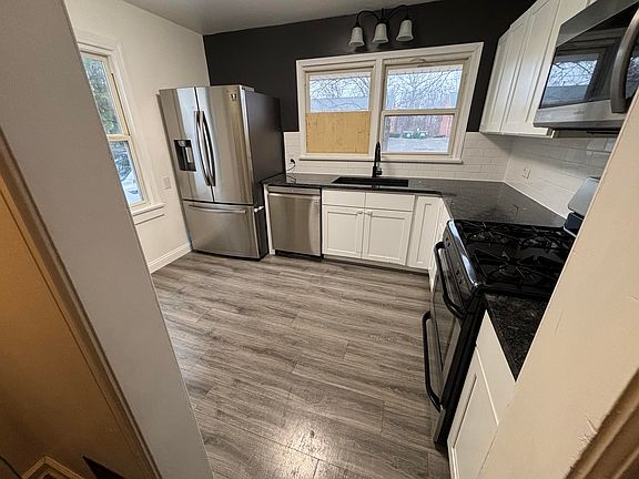3rd image of 133 Brewer Dr