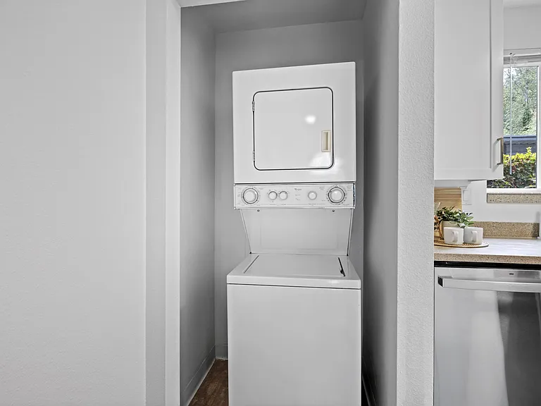 In-Home Laundry at 2000 Lake Washington Apartments in Renton, WA 98056