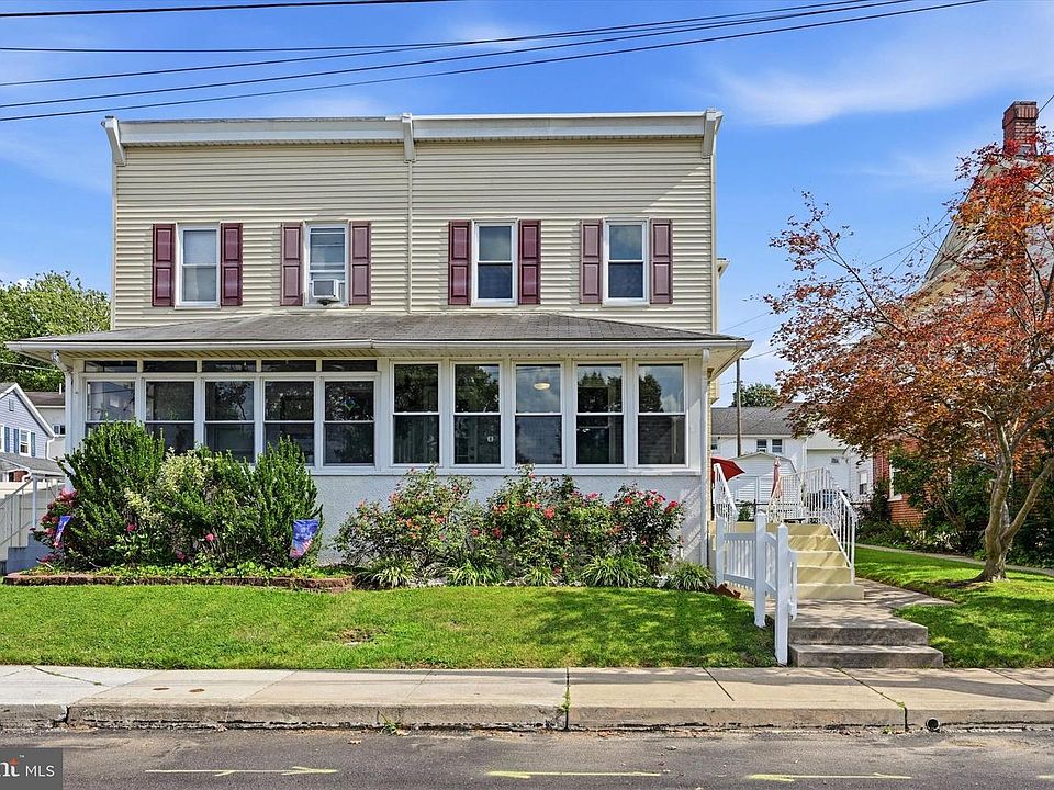 1st image of 302 William St