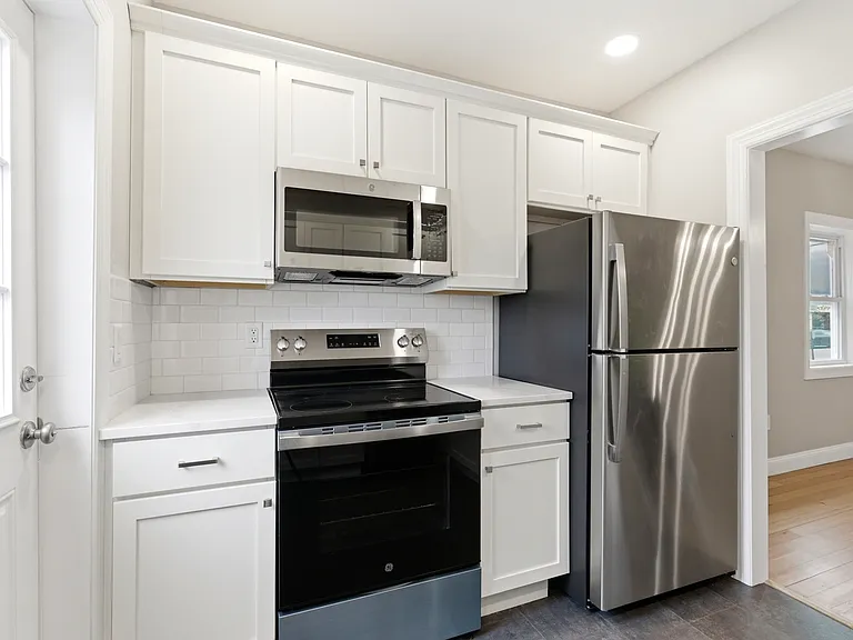 9 Main St #1A — Photo 1