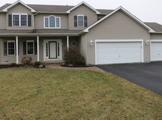 21 Hillingdon Ct, Henrietta, NY 14467