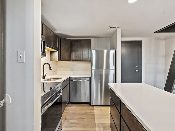 5th image of 1052 S Kingshighway Blvd #10608982