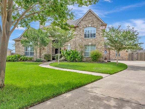 2nd image of 2225 Palm Bay Cir