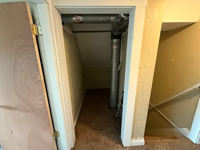 1490 Indianola Ave #1 — Photo 17