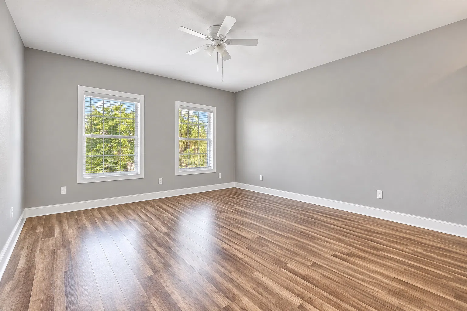 2 bed, 978 sqft, $2,500 — Photo 1