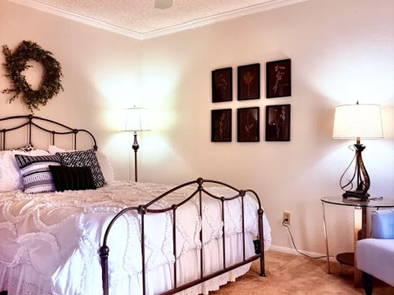Quail Creek Apts. — Photo 9