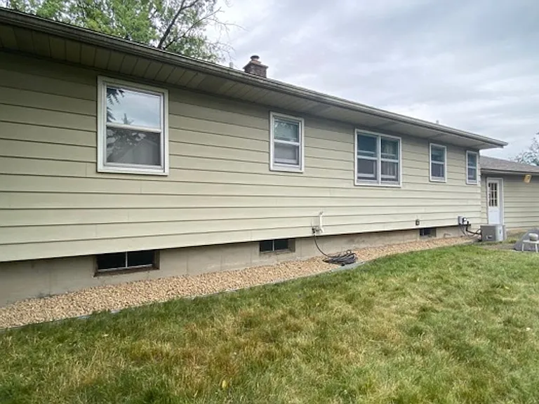 2737 Burton St SE — Photo 16