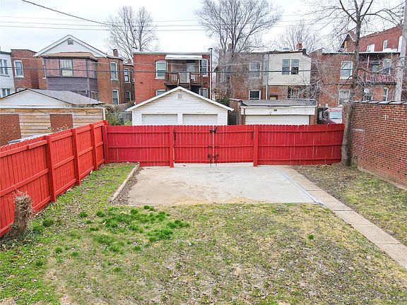 3rd image of 5943 Waterman Blvd
