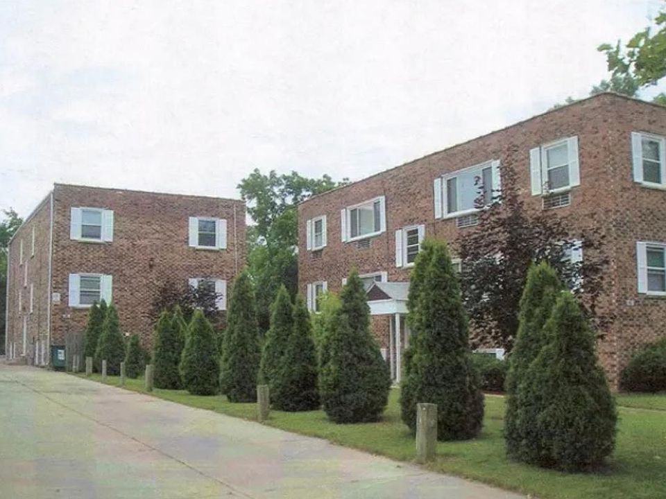 1st image of 21 W Ash St #2S