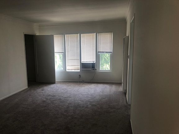 2nd image of 12062 Moorpark St #8
