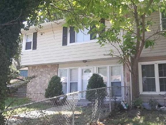 2nd image of 1905 Barlowe Pl