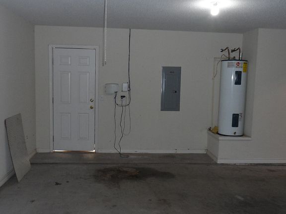 5th image of 127 Stonebridge St