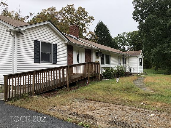4th image of 1084 Macopin Rd