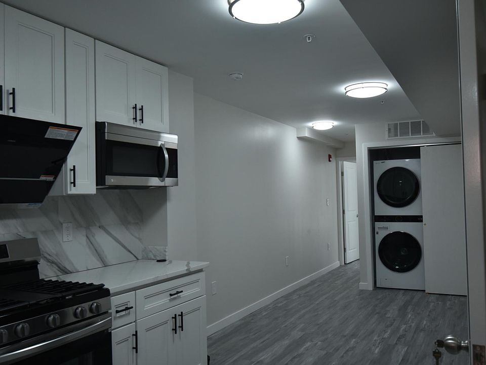 1st image of 260 S 20th St Floor 3