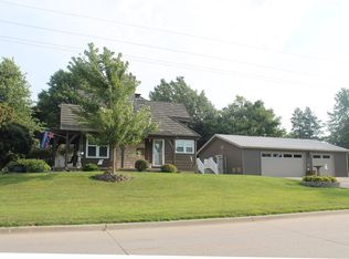 520 S Devoe St, Lone Tree, IA 52755