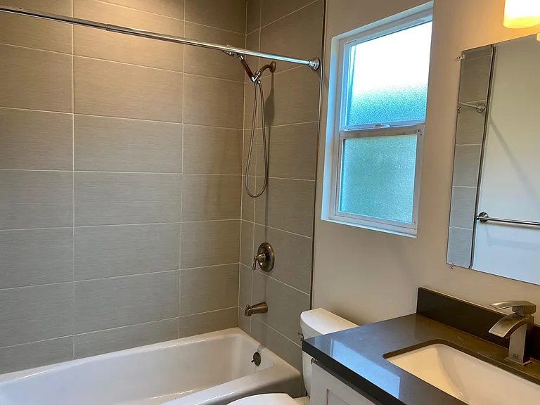 218 Stepney St #5 — Photo 7