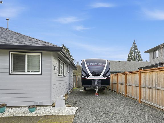 2nd image of 1271 Arcadia Dr