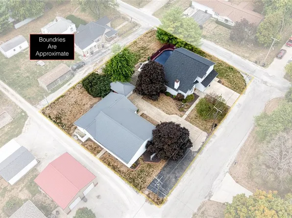 303 N Dazey St, Findlay, IL 62534