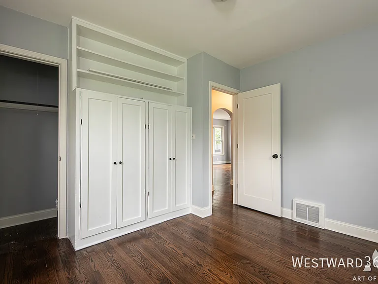 923 W Plainfield Rd — Photo 9