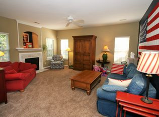 9904 Southampton Commons Dr, Charlotte, NC 28277