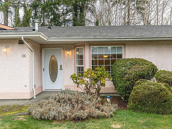 3rd image of 6111 Sayward Rd #36