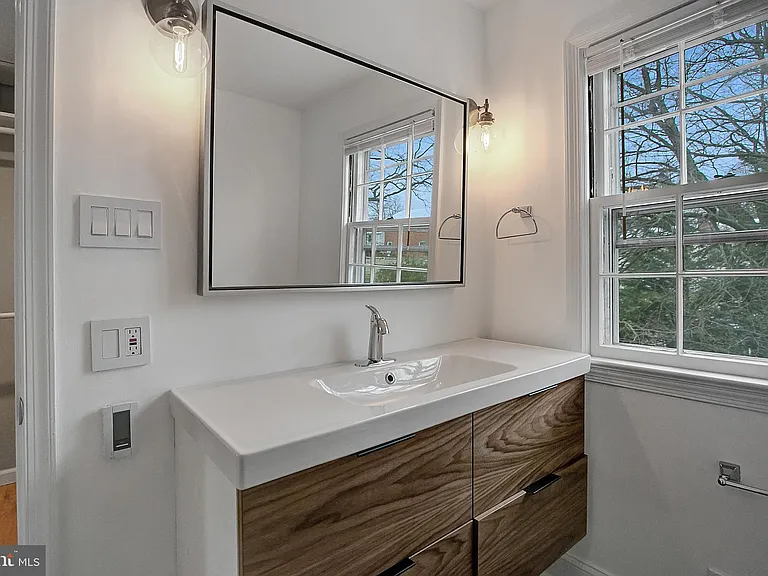 108 Oakmont Ct NE — Photo 15