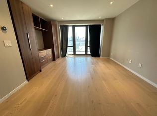 4250 27th St APT 7D, Long Island City, NY 11101