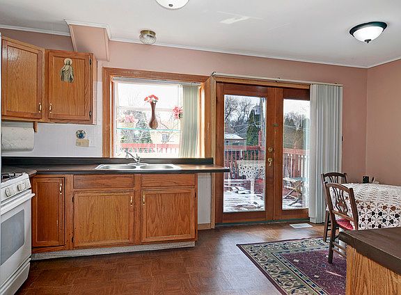 4th image of 145 N Ashbury Ave