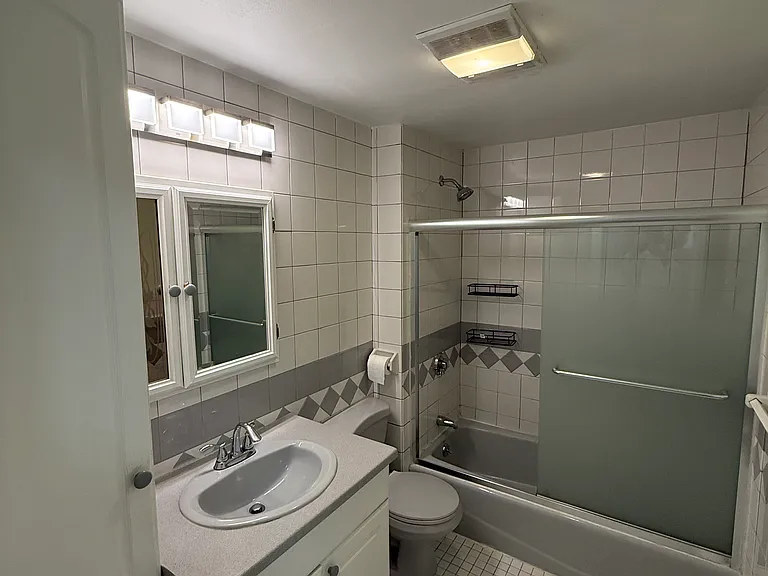 18 Pine St #1 — Photo 21