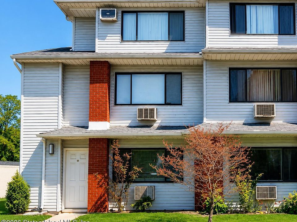 2nd image of 21 Richmond Ct #A