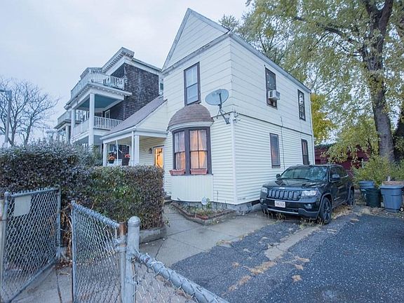3rd image of 104 Topliff St