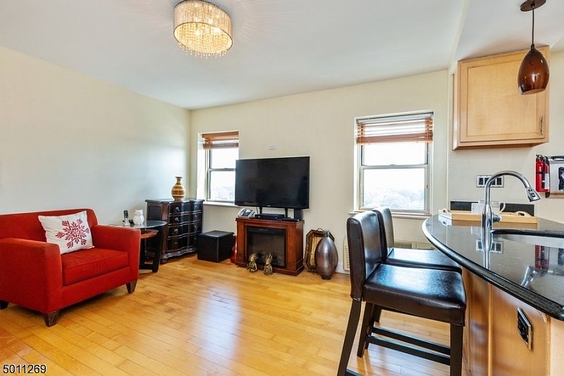 1st image of 70 S Munn Ave APT 904