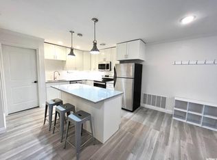 4822 S Highland Cir APT 111, Holladay, UT 84117