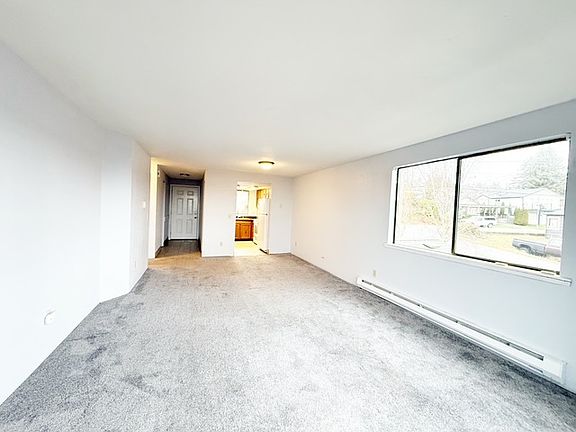 5th image of 2161 Spring St E