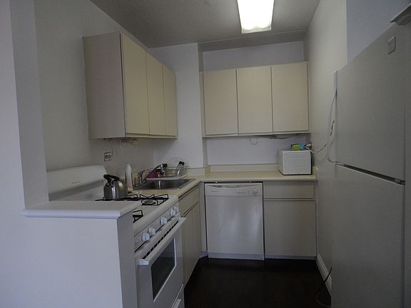 5th image of 501 W 110th St APT 6B