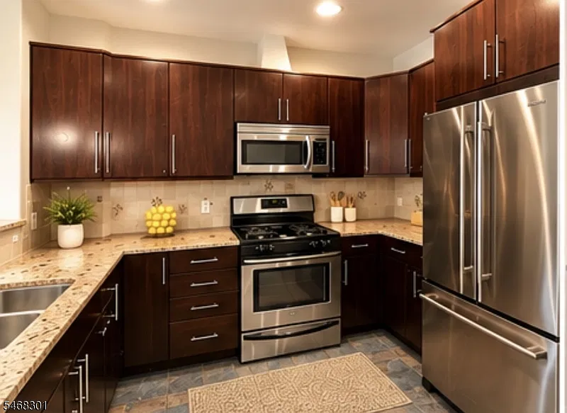 130 South St #2D