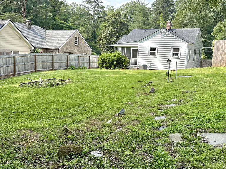 2807 Ashland St — Photo 27