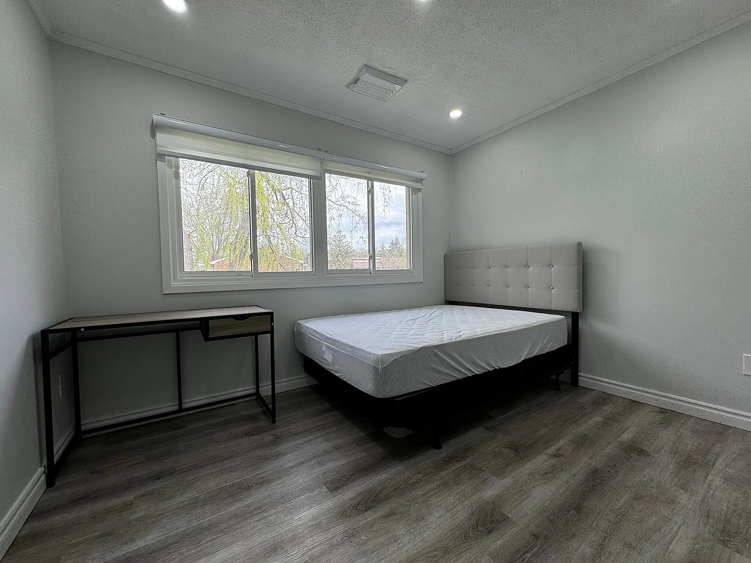 121 University Avenue East Waterloo — Photo 4