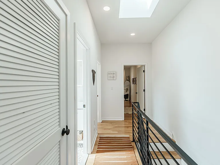 Poplar St — Photo 16