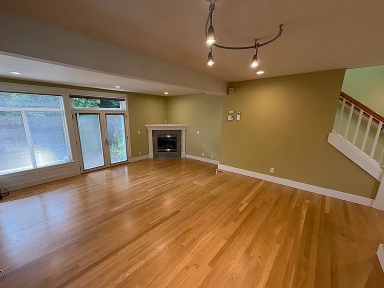 2110 Nob Hill Ave N #B — Photo 16