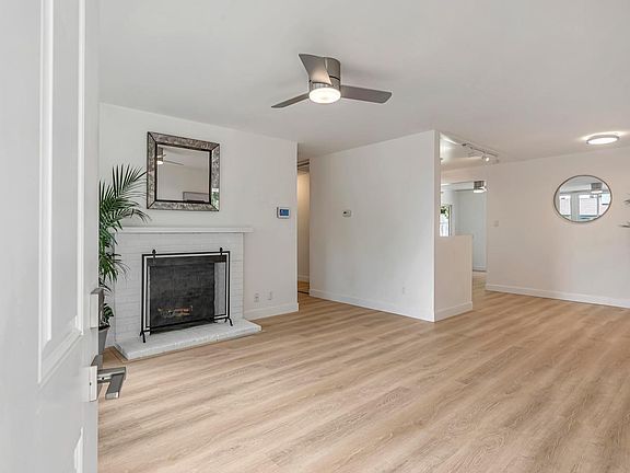 3rd image of 141 S Franklin Street