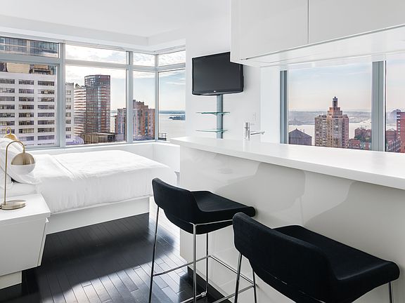 3rd image of 123 Washington St APT 23A
