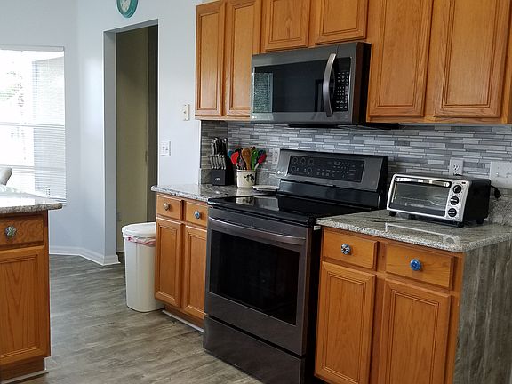 5th image of 25078 Riverwalk Dr