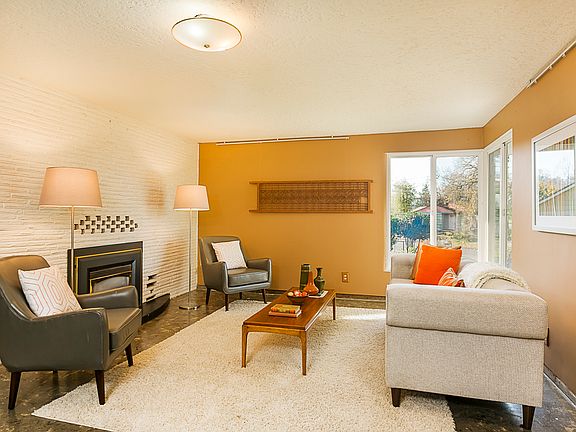 5th image of 14224 SE Laurie Ave