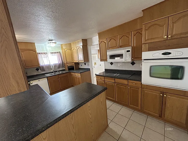 2507 E US Highway 70 — Photo 2
