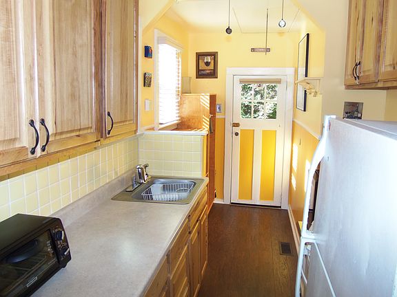 2nd image of 51 W Croton Dr