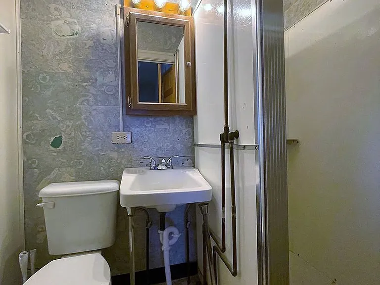 219 W Water St — Photo 10