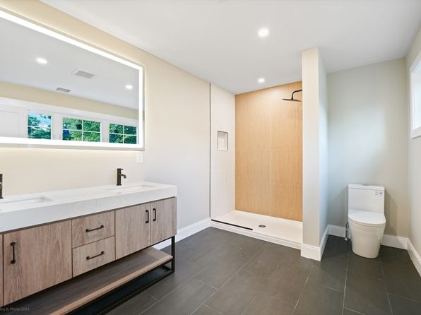 5 Hiawatha Way, Mattapoisett, MA 02739