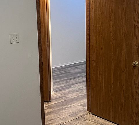 5th image of 1720 Pine Hollow Rd APT 2