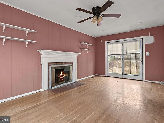 3rd image of 19020 Queens Cross Ln